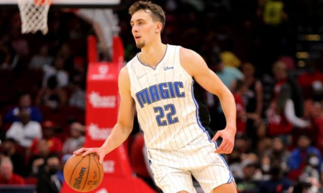 中锋线上的 中锋线上的